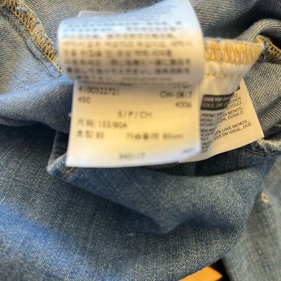 Women’s Levi’s Distressed Orange Tab Snap Button Down denim Shirt. Size Small. - Picture 5 of 12